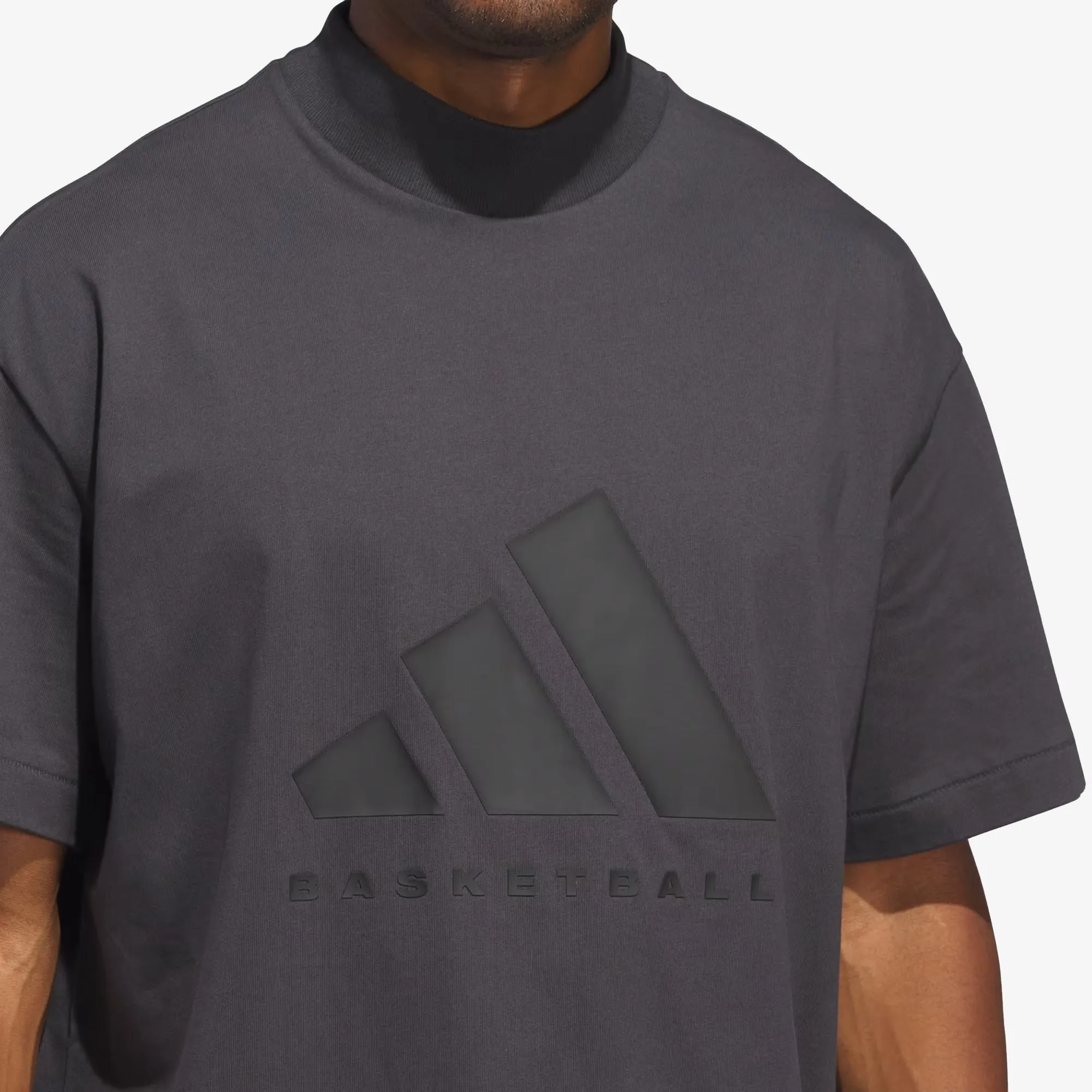Adidas | BASKETBALL TEEE  { CARBON/CARBON
