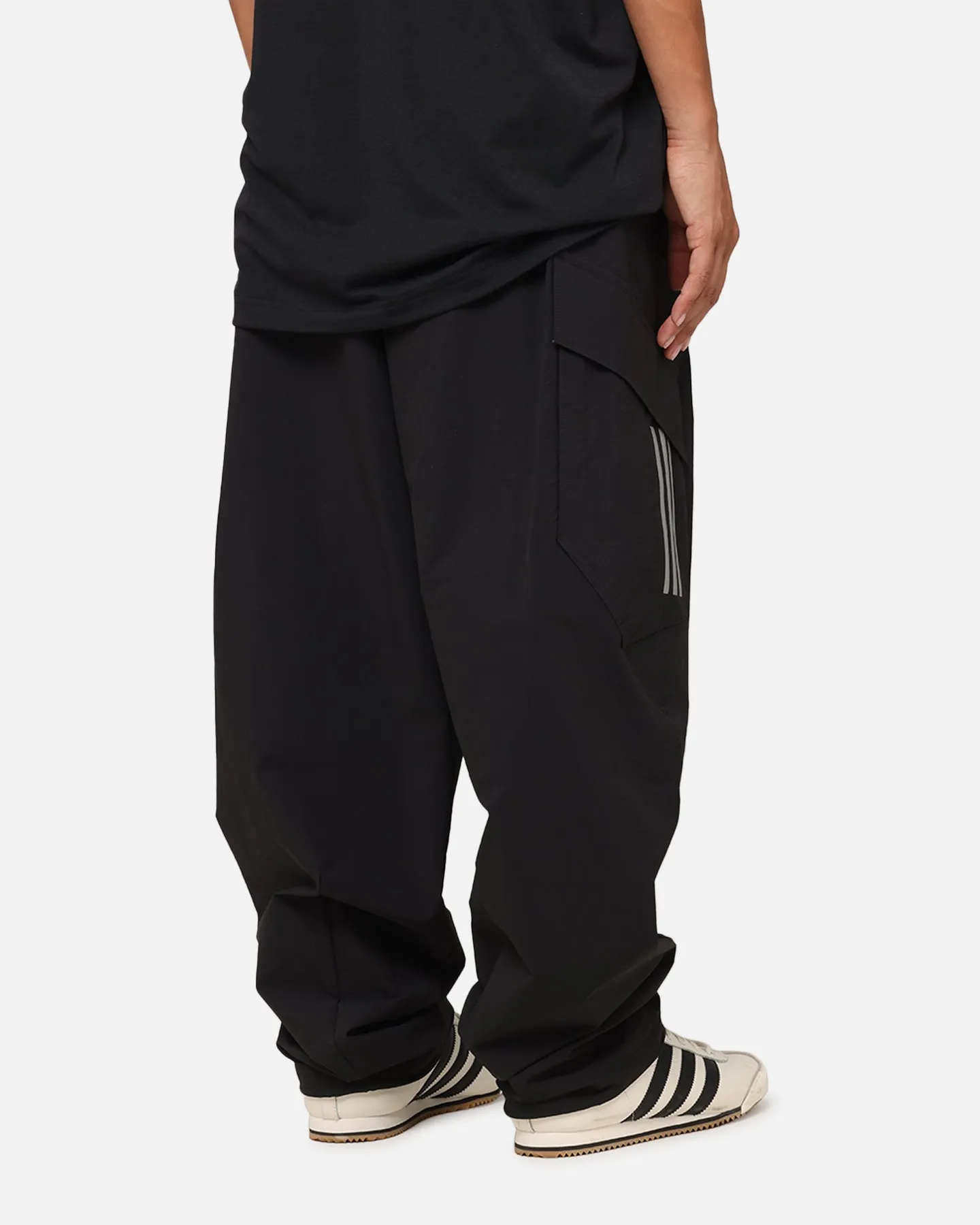 adidas x Mercedes-AMG PETRONAS Formula One F1 2025 Mechanics Joggers Black/White