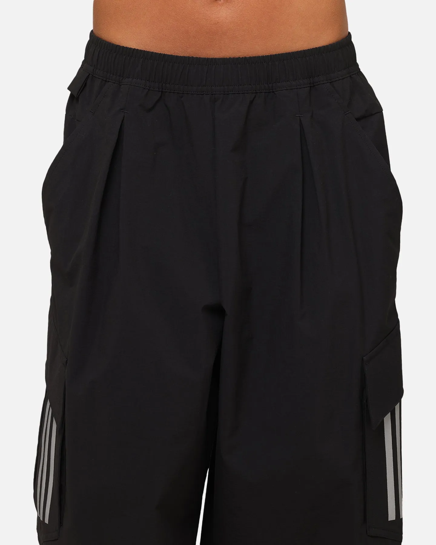 adidas x Mercedes-AMG PETRONAS Formula One F1 2025 Mechanics Joggers Black/White