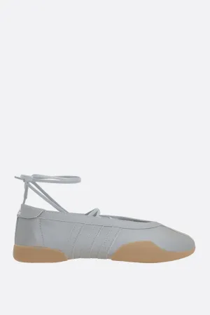 Taekwondo Mei ballerinas in laminated leather